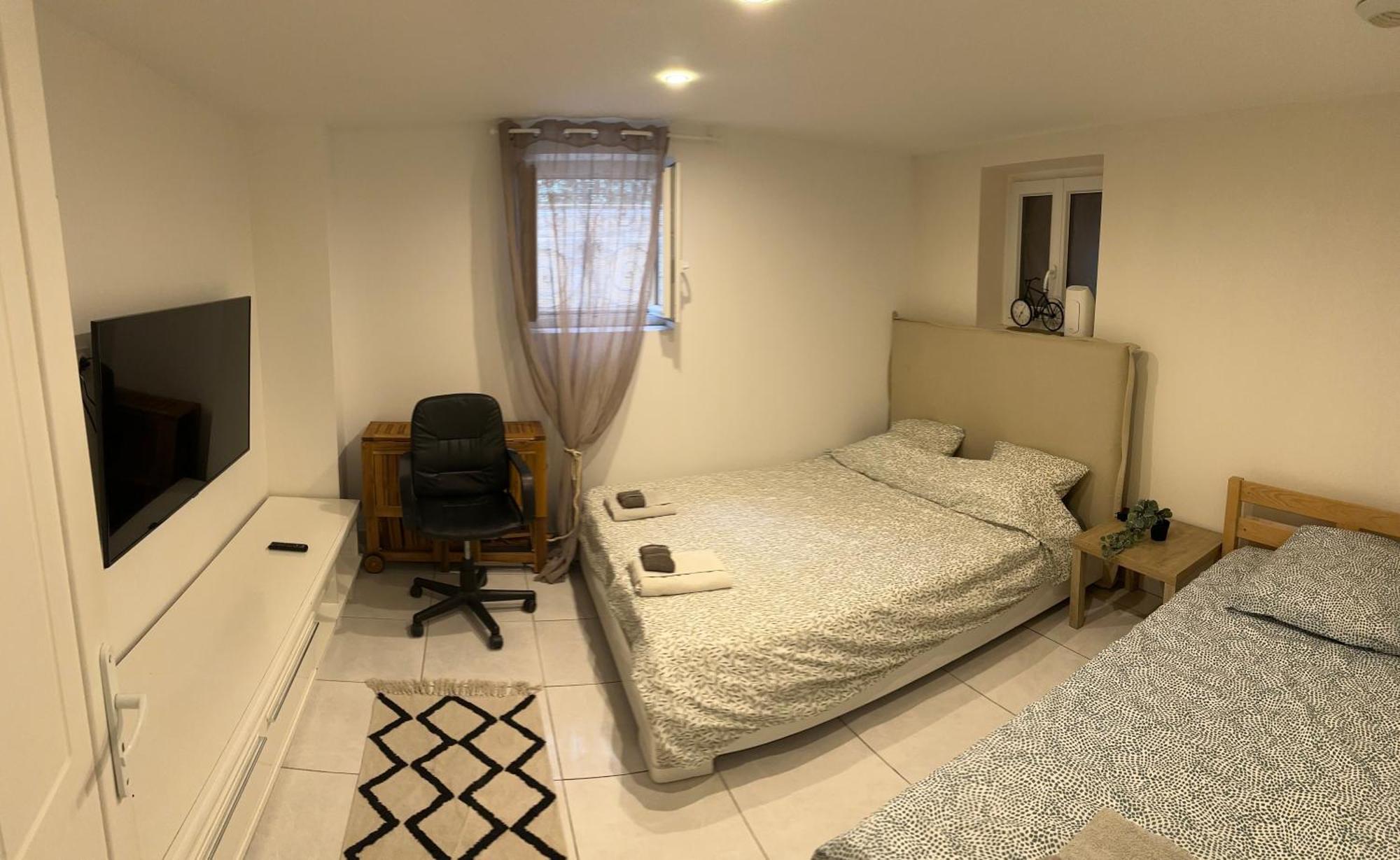 Jolie Appartement Nice Proche Mer Et Aeroport Une Chambre Plus Salon Avec Cuisine Luaran gambar